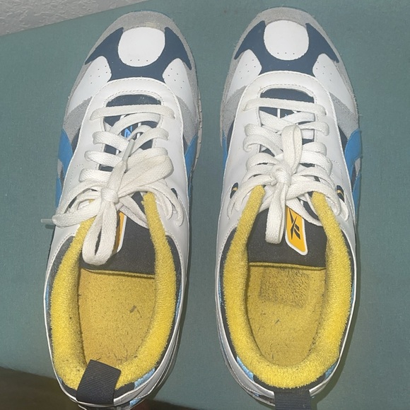 Hello, blue Reebok - Picture 3 of 6